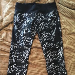 MPG brand gym leggings.